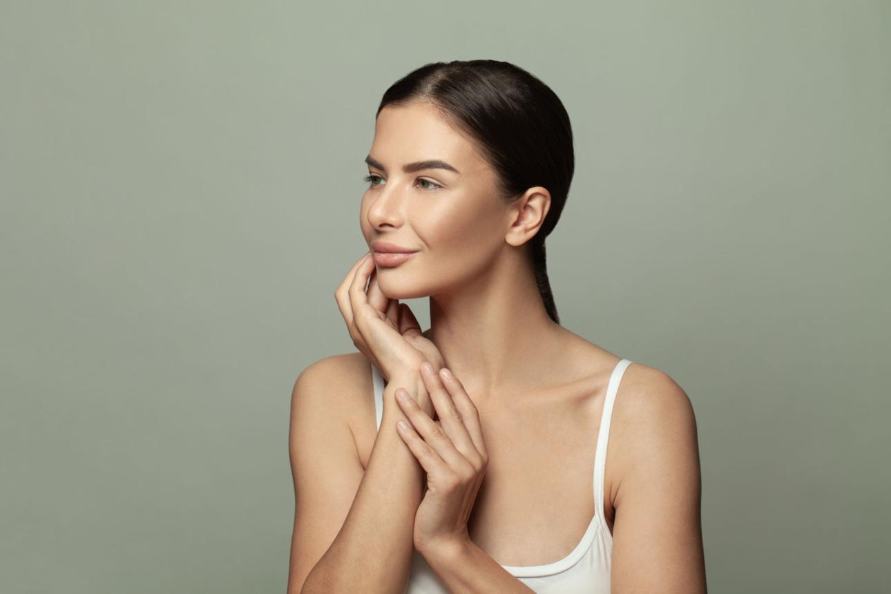 natural beauty woman with glowing skin minimal makeup clean lifestyle aesthetic
